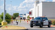 Al menos tres muertos y múltiples heridos deja tiroteo en estacionamiento de una tienda en Texas