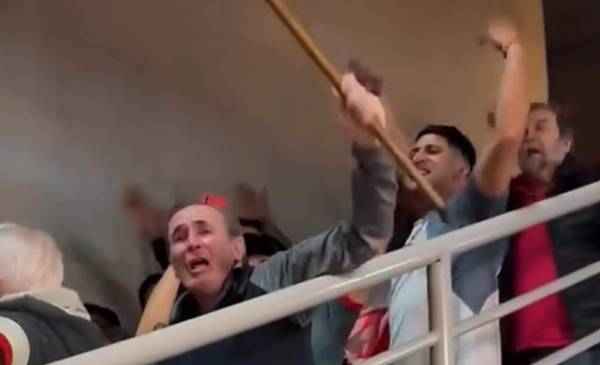 VIDEO. "El hombre del bastón": un hincha de Estudiantes se hizo viral tras el triunfo agónico ante Cerro Porteño