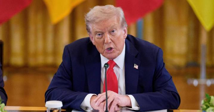 Donald Trump Fuels Health Concerns as He Struggles to See World Leader Sitting Across From Him: 'He's So Lost'