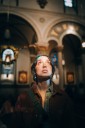 Jóvenes occidentales, principalmente de la generación Z, regresan o se están convirtiendo al catolicismo