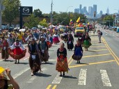 Con orgullo, identidad y folklore, Ecuador ilumina a Queens