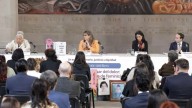 Presentan el libro 'Floreciendo a pesar del dolor: Homenaje a las víctimas de feminicidio'
