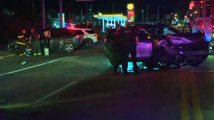 1 hurt after cars run red lights, collide in Youngstown