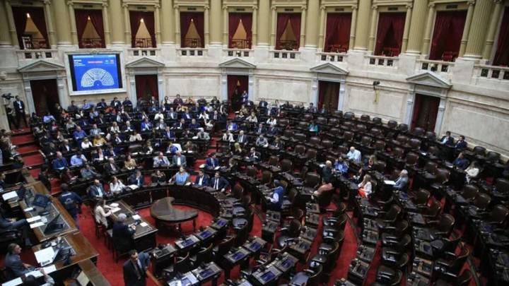 Con la ayuda de gobernadores, el oficialismo blindó el veto al aumento a las jubilaciones