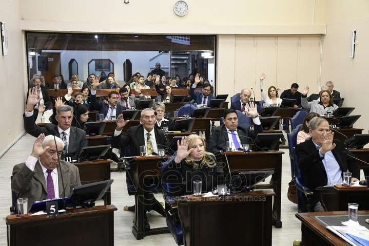 Formosa debate la nueva Constitución provincial: Paridad de género, paz social, seguridad pública y partidos políticos, los ejes de la última sesión