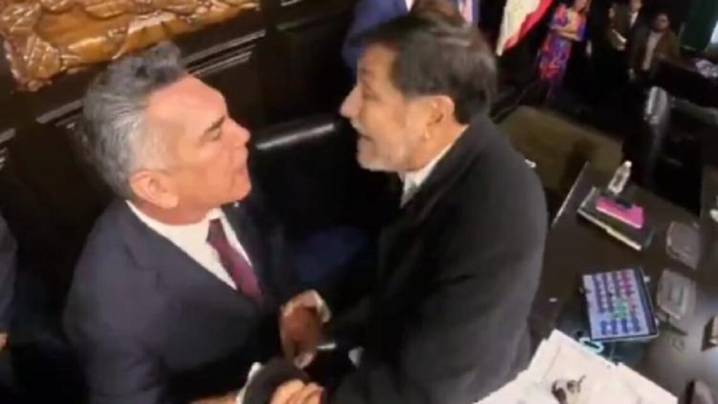 VIDEO| Revela video que Noroña lanza primer golpe, Alito contiene agresión