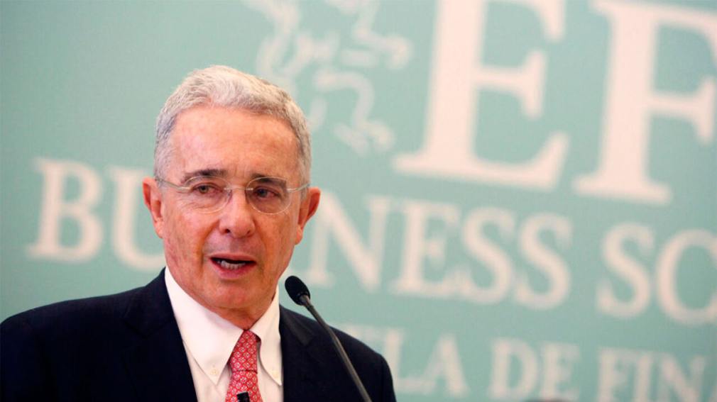 El expresidente colombiano Álvaro Uribe Vélez fue sentenciado a 12 años de prisión