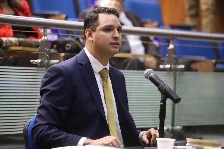 Sufre Arístides Guerrero accidente de auto a una semana de asumir como ministro de SCJN