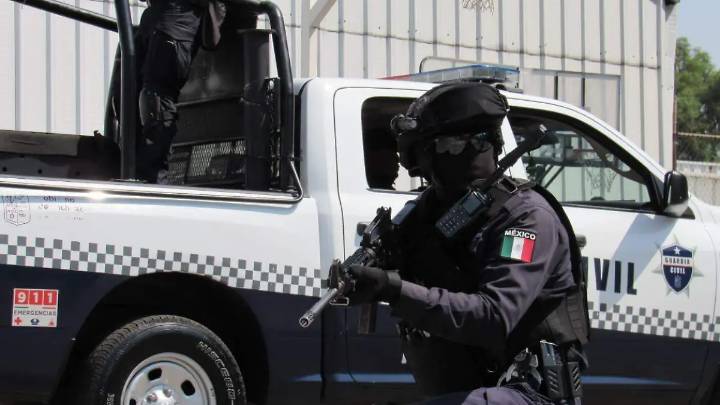 Detienen a tres hombres con droga en Apatzingán y Parácuaro