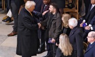 Trump analiza invitar a Zelenski a su encuentro con Putin en Alaska, según medios