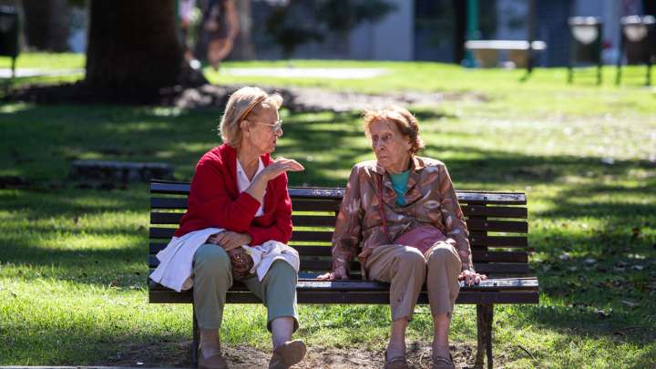 Los jubilados de la mínima gastan hasta el 11,5% de sus ingresos solo en pagar la luz