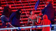 Ultras de la U de Chile hicieron beber orina a una empleada del estadio del Independiente, acuchillaron a otra y...