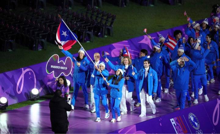 Delegación de Puerto Rico desfila en ASU2025