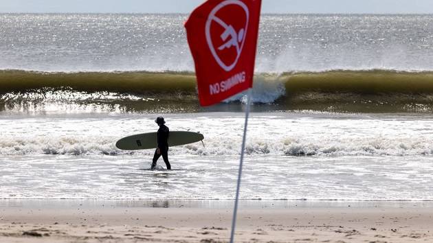 Hurricane Erin brings strong winds and beach closures to Maryland