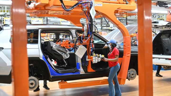 Semiconductor tariff could spur price hikes for autos, analysts warn