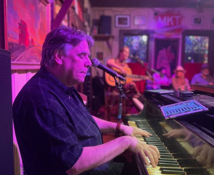 Austin maestro, a Donn's Depot regular performer, dies after battling health issues