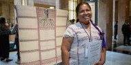 La oaxaqueña Francisca Palafox Herrán gana el máximo galardón del Concurso Nacional “Grandes Maestras y Maestros Artesanos”