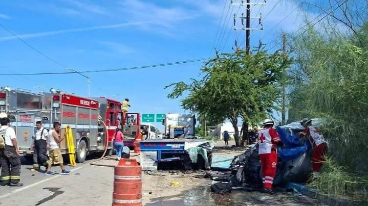 Dos mujeres pierden la vida en choque al sur de Mazatlán; hay 2 menores heridos de gravedad