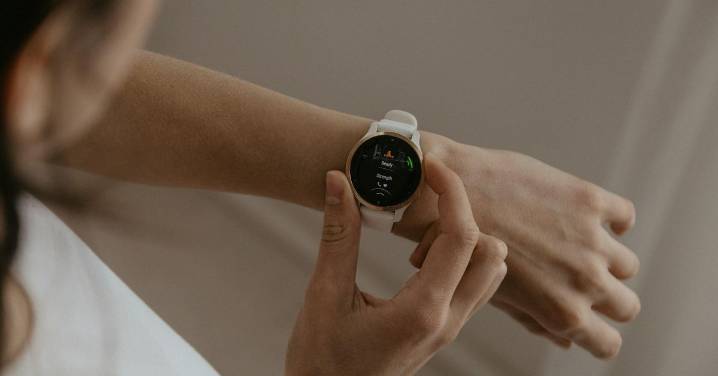 Los relojes inteligentes no solo cuentan tus pasos, también te ayudan a comer mejor