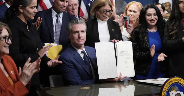 Commentary: They worked hard to draw fair political maps. How do they feel about Newsom undoing them?