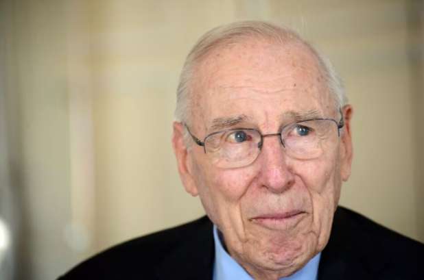 Murió Jim Lovell, astronauta estadounidense que comandó misión Apolo 13