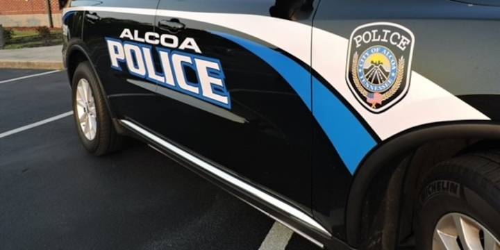 Police: Serious crash injures bicyclist in Alcoa
