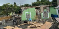 Julio Rodríguez helps rebuild home in Dominican Republic