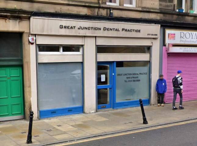 Dental nurse wins £25,000 after co-worker ‘rolled her eyes at her’