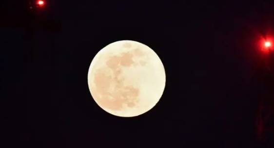 NASA acelera sus planes para instalar un reactor nuclear en la Luna