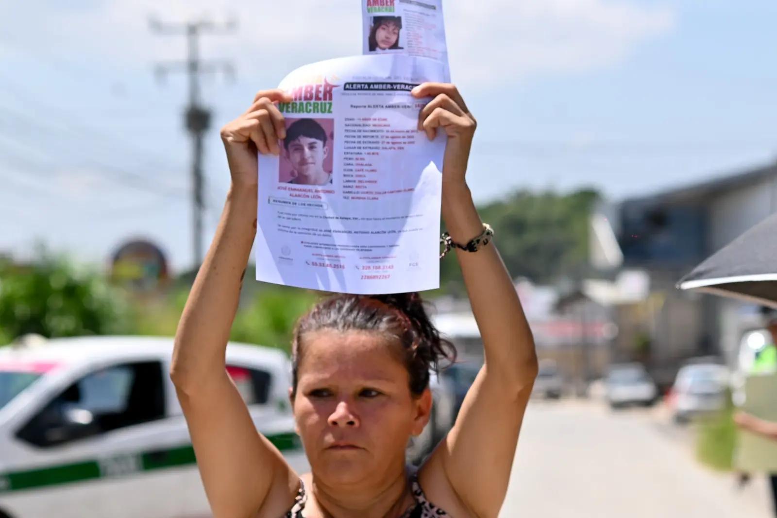 Con bloqueos, exigen a las autoridades dar con el paradero del pequeño José Emanuel