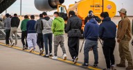 Administración Trump alcanza cifra récord de más de 1,400 deportaciones diarias