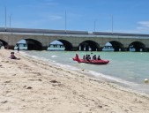 Menos visitantes a las playas de Progreso; efecto de la marea roja