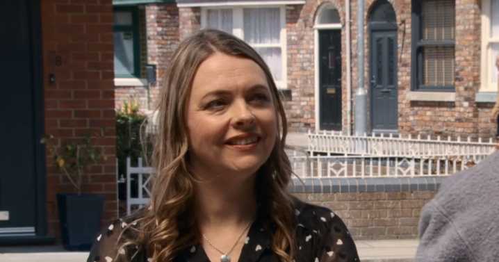 Coronation Street fans only just realising Tracy Barlow actress dated co