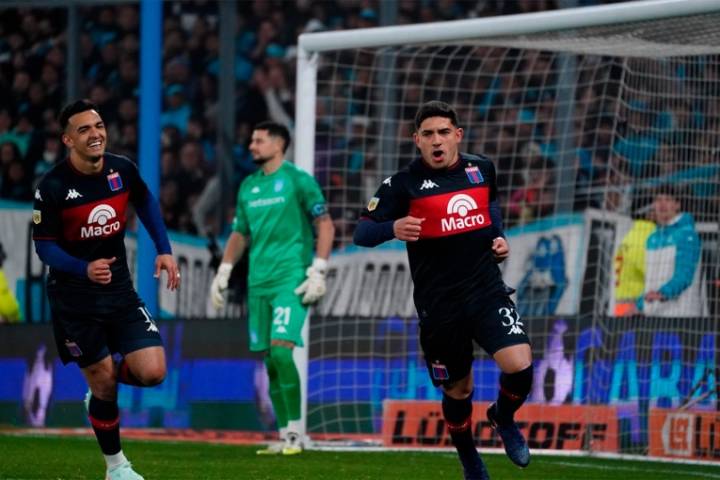 Tigre lo dio vuelta y se quedó con el triunfo ante Racing: el enojo de Costas