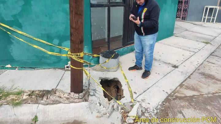 Se abrió socavón en un cruce de calles del Barrio de Tlaxcala