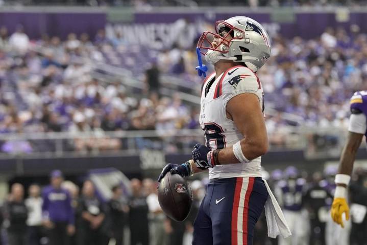 Patriots beat Vikings 20-12 as rookies Henderson and Chism each record another preseason TD – Winnipeg Free Press