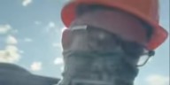 ICE Agent Caught on Camera Disguised as a Construction Worker