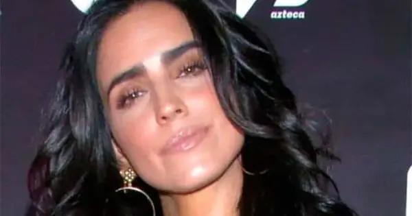 Barbara de Regil reta a Alana Flores en el ring