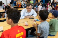 Ferguson, Larsen talk food assistance cuts during lunch at Lynnwood school