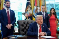 Cele|bitchy | Donald Trump didn’t slather makeup on his bruised & discolored hand this week