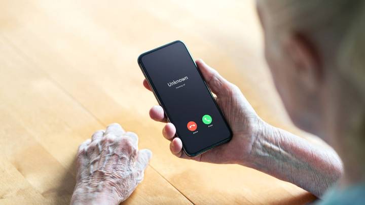 Tarrant County scam targeting retirees costs veteran $14,000