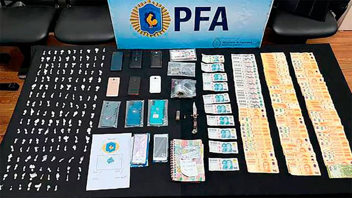 Golpe al narcomenudeo en Rosario: detuvieron a 7 personas y hallaron drogas y armas