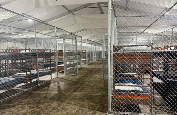 El Gobierno niega que detenidos en Alligator Alcatraz estén en huelga de hambre