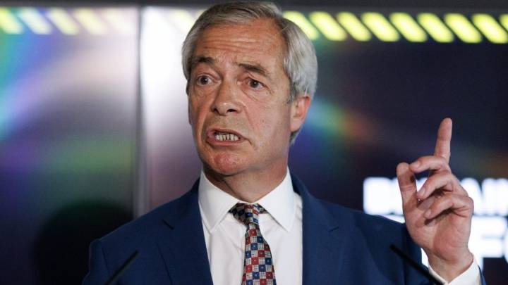 Dozens to be deported in France migrant deal - as Farage unveils small boats plan