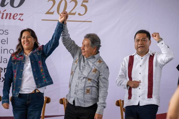 FUNCIONARIOS PÚBLICOS DE CHIMALHUACÁN EN HORAS LABORALES PARTICIPAN EN ACTO POLÍTICO