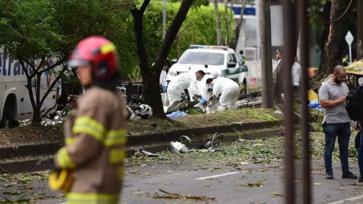 Colombia. Qué se sabe del ataque contra una base militar y el derribo de un helicóptero de la policía que dejaron al menos 19 muertos y decenas de heridos