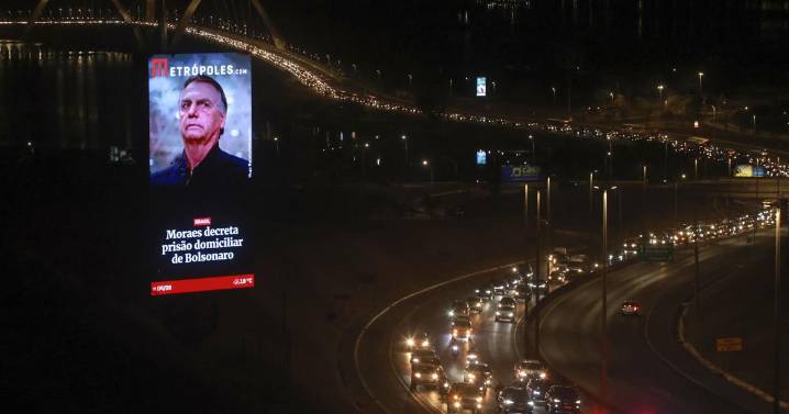 Bolsonaro backers protest, Mother Earth offerings and other top photos this week from Latin America
