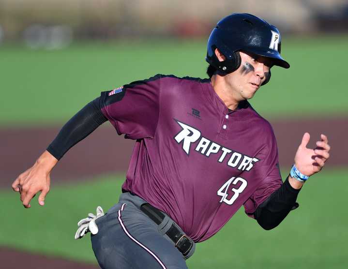 Raptors finish home slate with sweep of Walla Walla