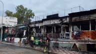 Un incendio 'devora' siete locales en Torremolinos: la policía investiga si fue intencionado
