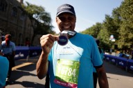 Salud, amistad y movimiento: cómo el programa Striders de NYRR transforma la vida de los adultos mayores